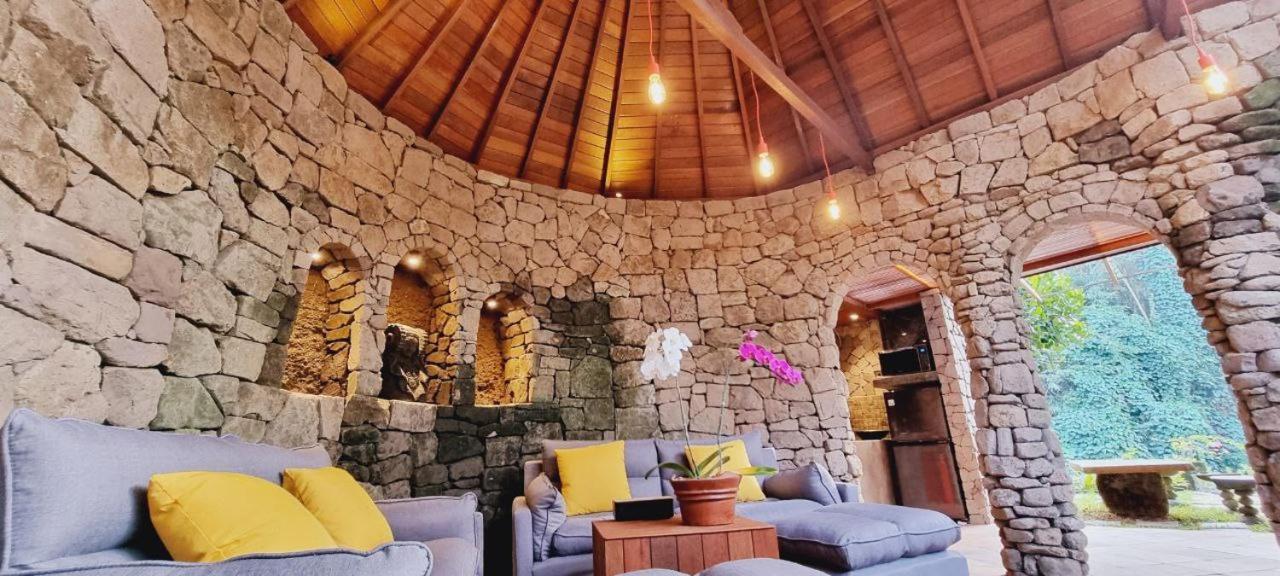 Avalon Ubud Castle & Spa Zewnętrze zdjęcie