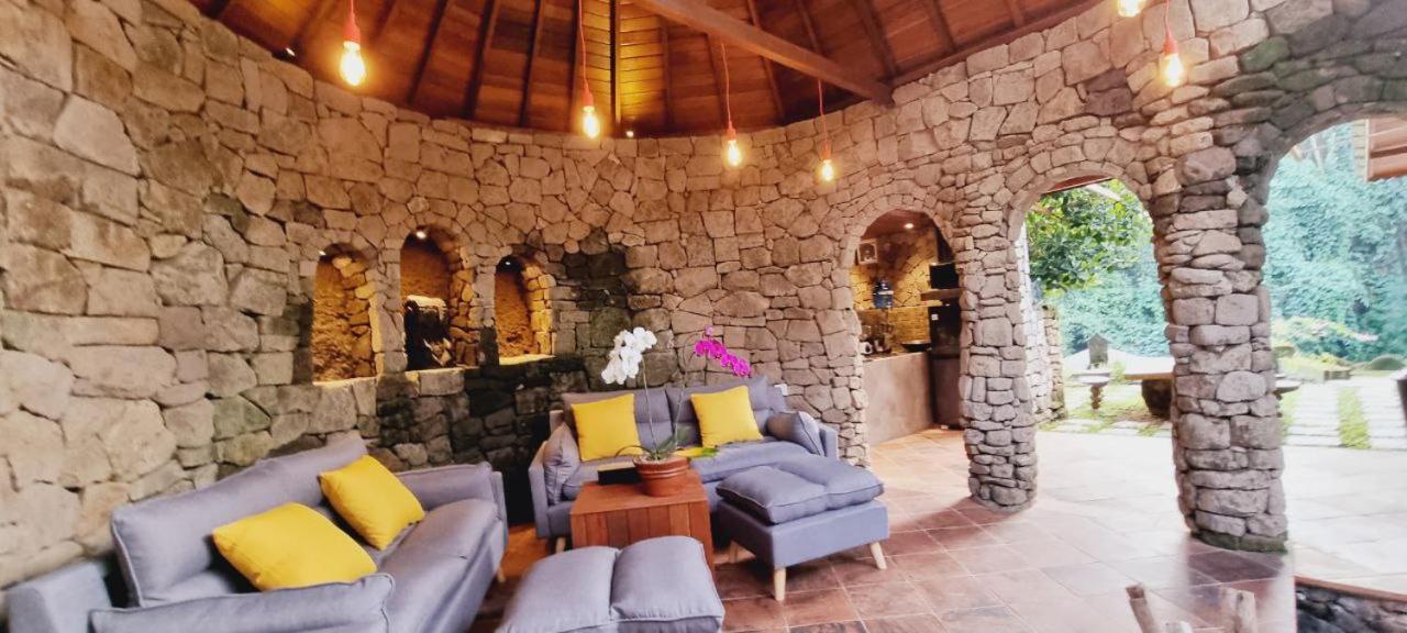 Avalon Ubud Castle & Spa Zewnętrze zdjęcie